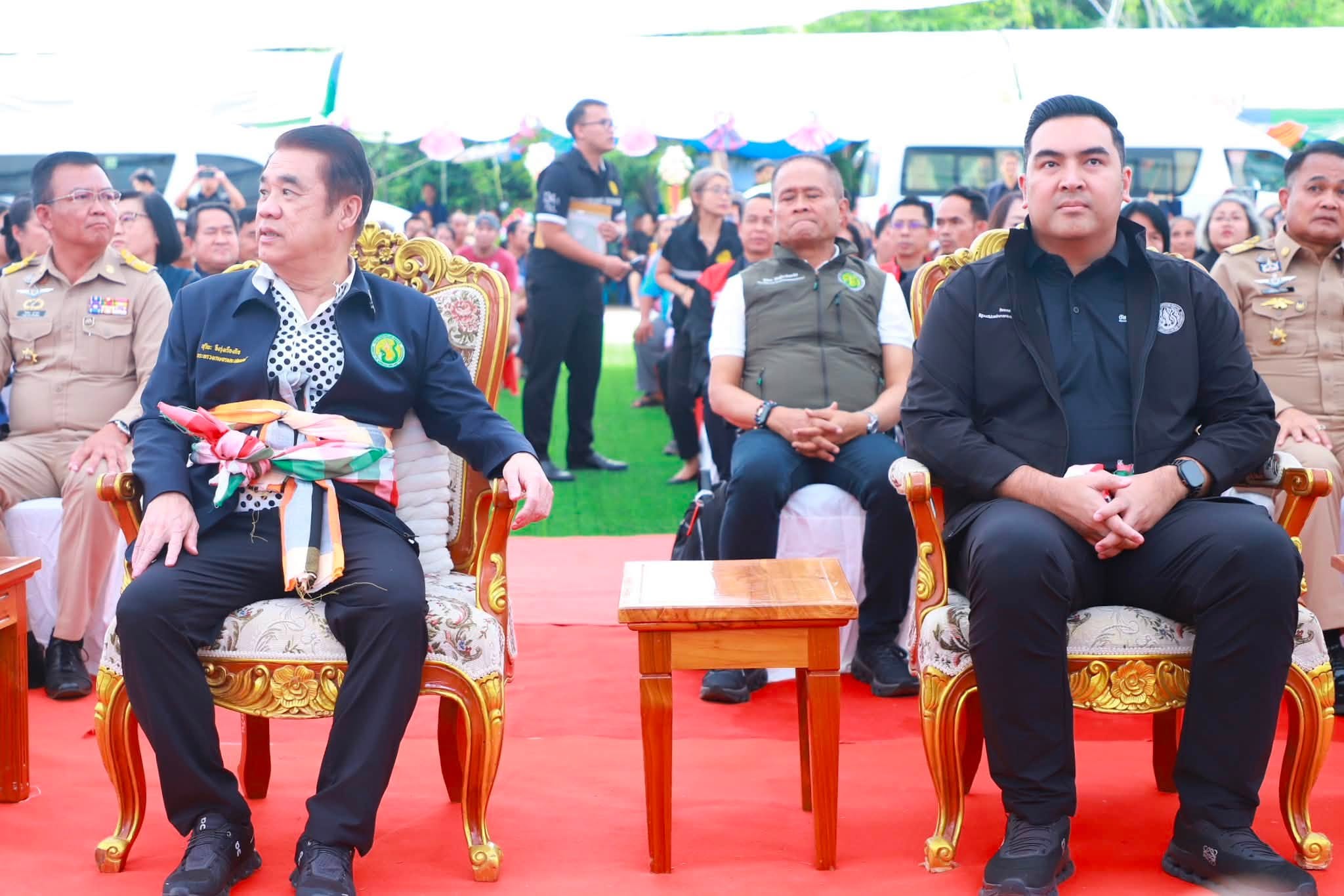 title - รมว.กษ. นำทีมลงพื้นที่ตรวจราชการ พร้อมมอบโฉนดเพื่อการเกษตร ส.ป.ก.เลย กว่า 6 พันไร่